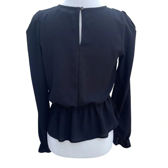 Lulus v-neck peplum black blouse top. Elastic sleeve cuffs, button at bust. - Picture 2 of 5